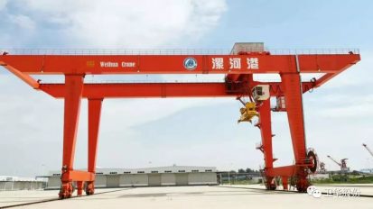   衛(wèi)華起重，飛天入海！